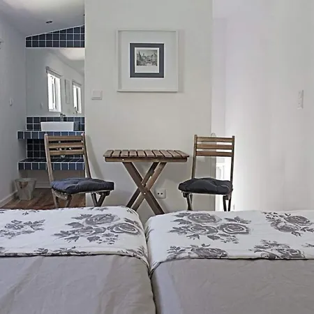 Rosalma Hostel *